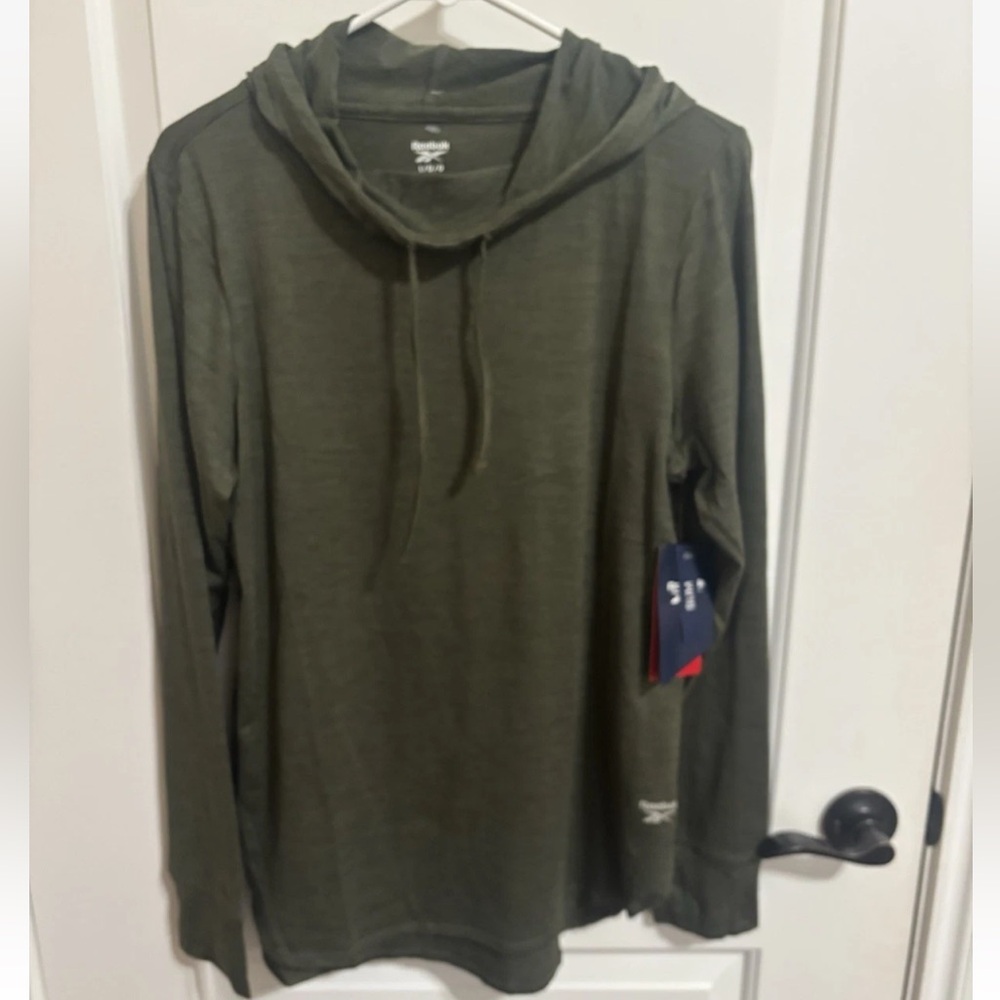 NWT! Women's Reebok Moisture Wicking Hooded Slim Fit Top, Shirt, Hoodie Size L